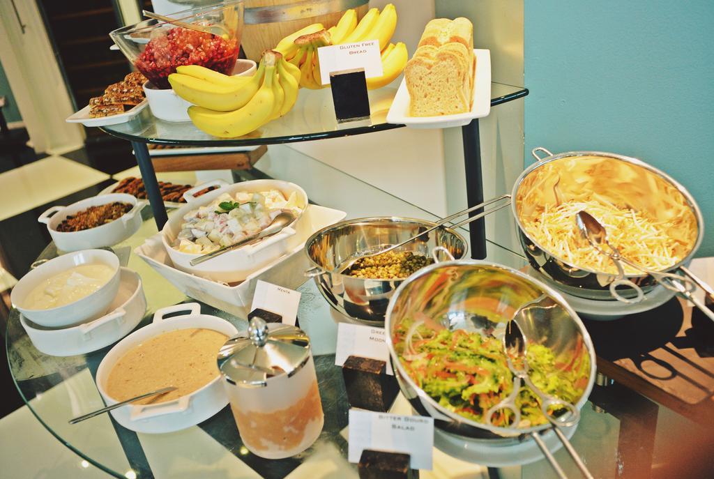 The Domain Bahrain Hotel And Spa - Adults Friendly 16 Years Plus Манама Экстерьер фото A selection of Indian breakfast items