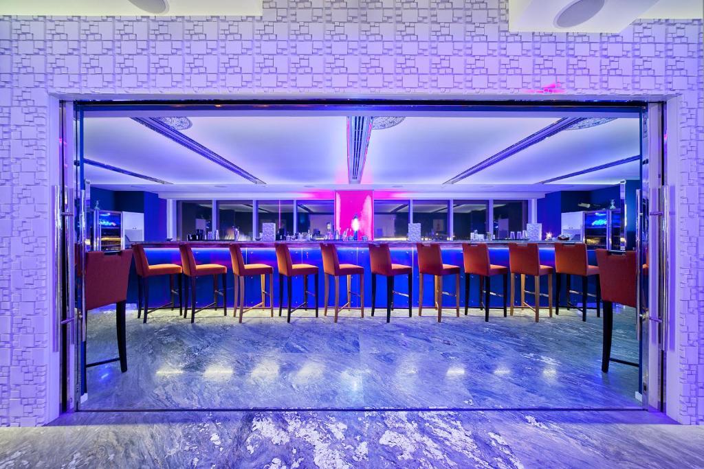The Domain Bahrain Hotel And Spa - Adults Friendly 16 Years Plus Манама Экстерьер фото The bar at the 101 bar